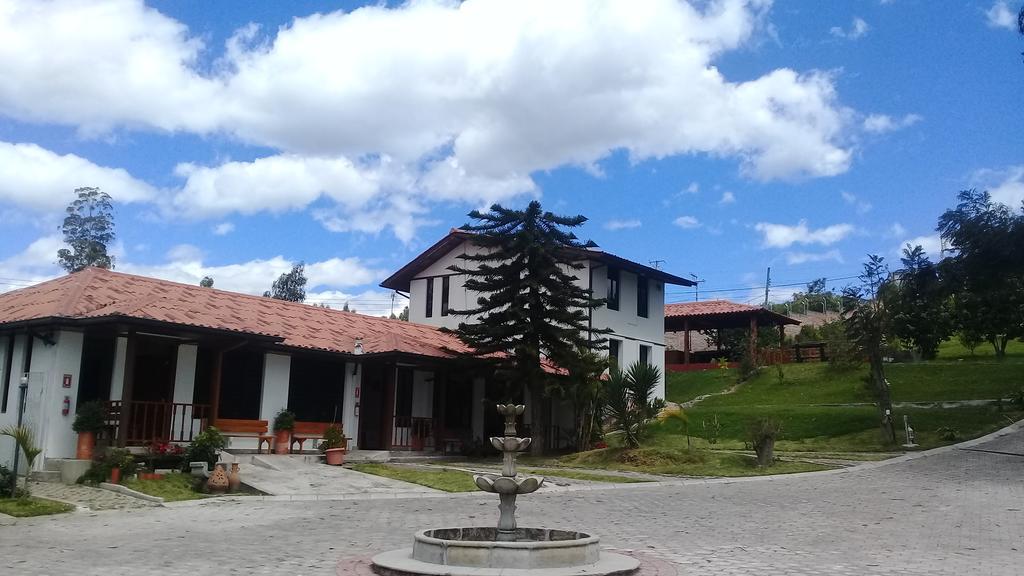 Hosteria Quinta Emilia Кито Екстериор снимка