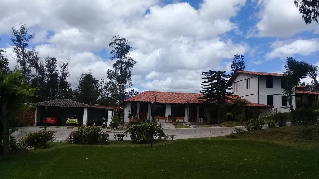 Hosteria Quinta Emilia Кито Екстериор снимка