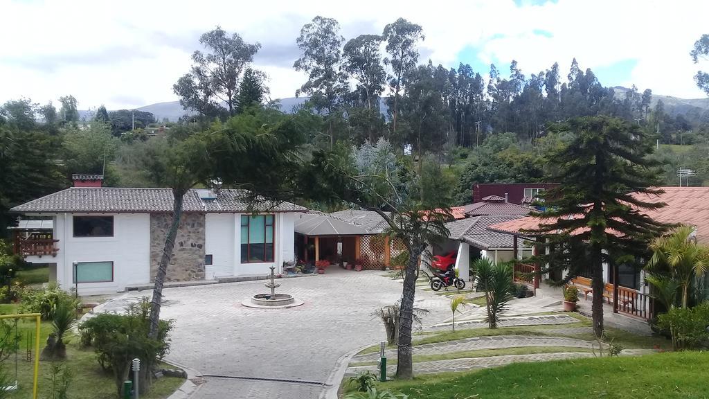 Hosteria Quinta Emilia Кито Екстериор снимка